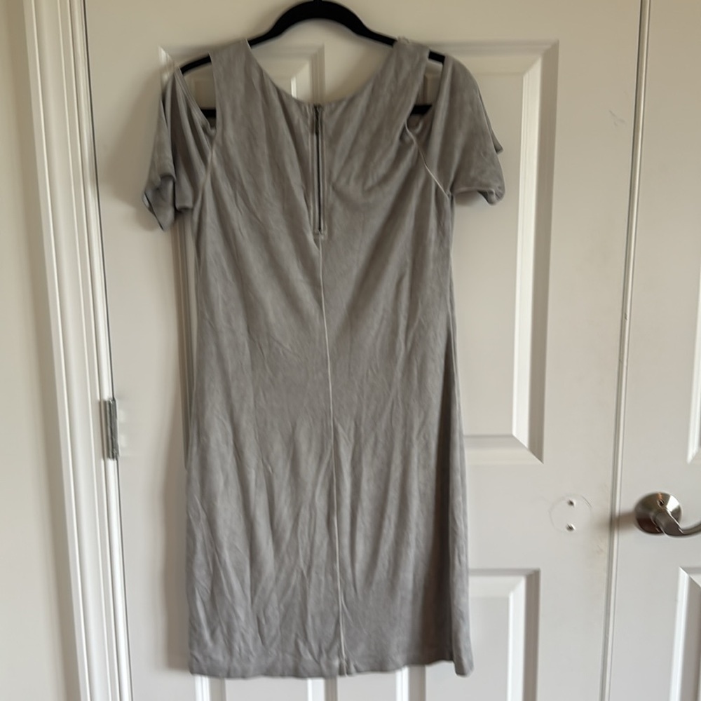 Tart Collections Gray Clouds Knit Cold Shoulder Knee Length Dress Size Medium - Picture 4 of 6